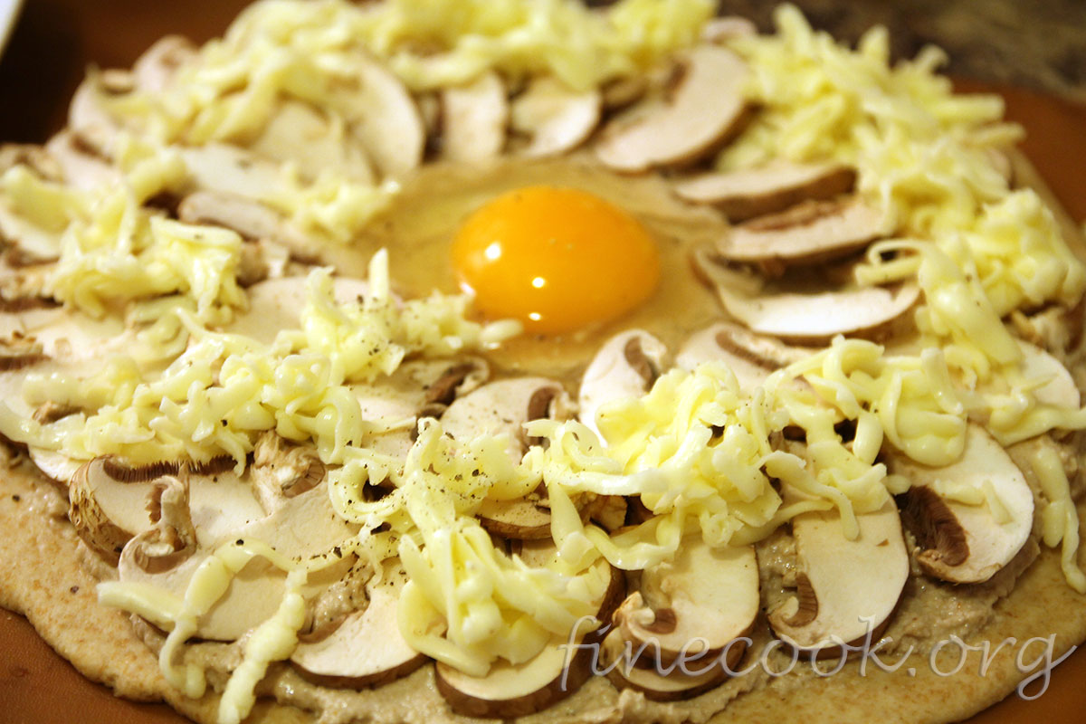 Пицца с орехами и грибами Пицца с орехами и грибами