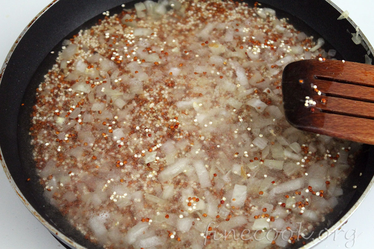 Палтус с пловом из кинвы и шпинатом Палтус с пловом из кинвы и шпинатом