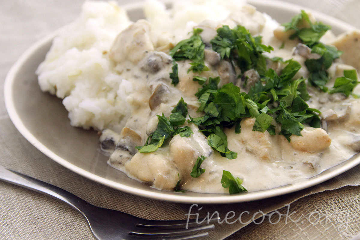 Курица кусочками с грибами Курица кусочками с грибами